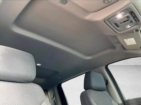 Used 2020 GMC Sierra 1500 SLE w/ SLE Value Package image 17