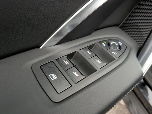 Certified 2026 BMW X2 xDrive28i AWD/4WD image 30