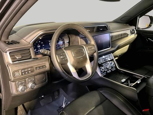 Used 2023 GMC Yukon XL Denali AWD/4WD image 18