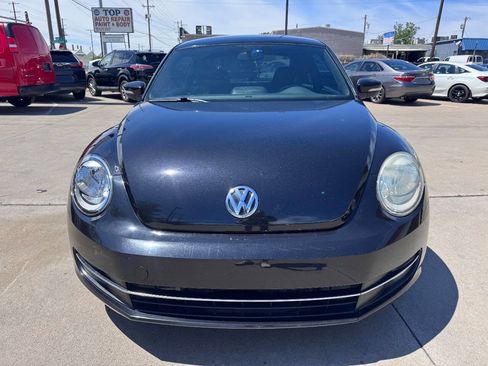 Used 2012 Volkswagen Beetle 2.0T image 2