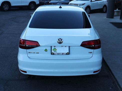 Used 2017 Volkswagen Jetta SE image 10