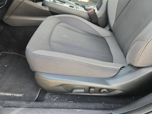 Used 2025 Subaru Crosstrek 2.5i Premium AWD/4WD image 14