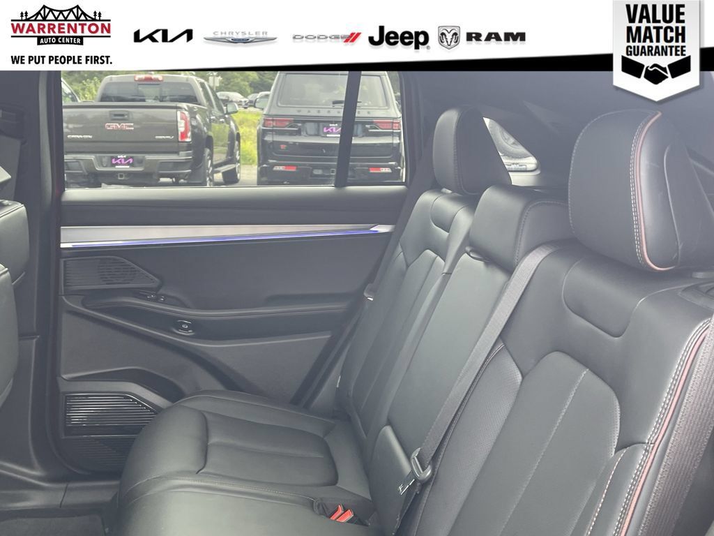 Used 2024 Jeep Wagoneer Launch Edition AWD/4WD image 17