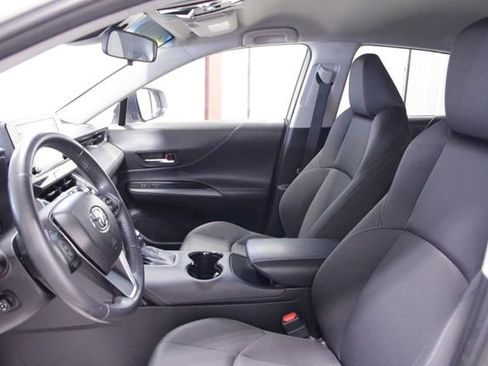Used 2021 Toyota Venza LE image 13
