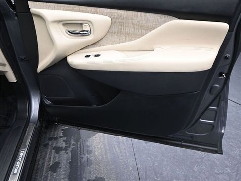 Used 2022 Nissan Murano SL w/ SL Moonroof Package image 15