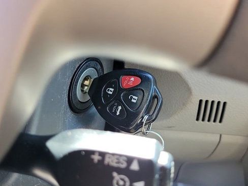 Used 2010 Toyota Corolla LE image 30