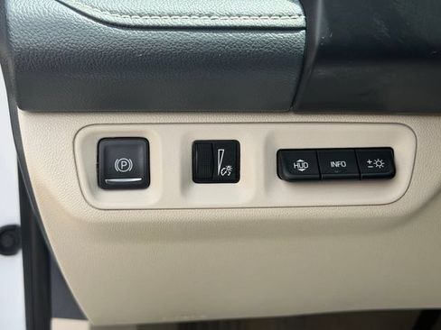 Certified 2023 GMC Acadia Denali w/ Denali Ultimate Package FWD image 27