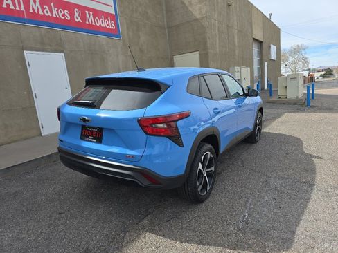 Used 2024 Chevrolet Trax RS w/ Driver Confidence Package image 8