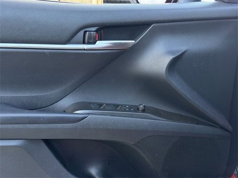 Used 2021 Toyota Camry SE image 22
