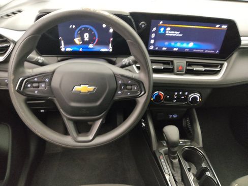 Used 2024 Chevrolet TrailBlazer LS FWD image 22