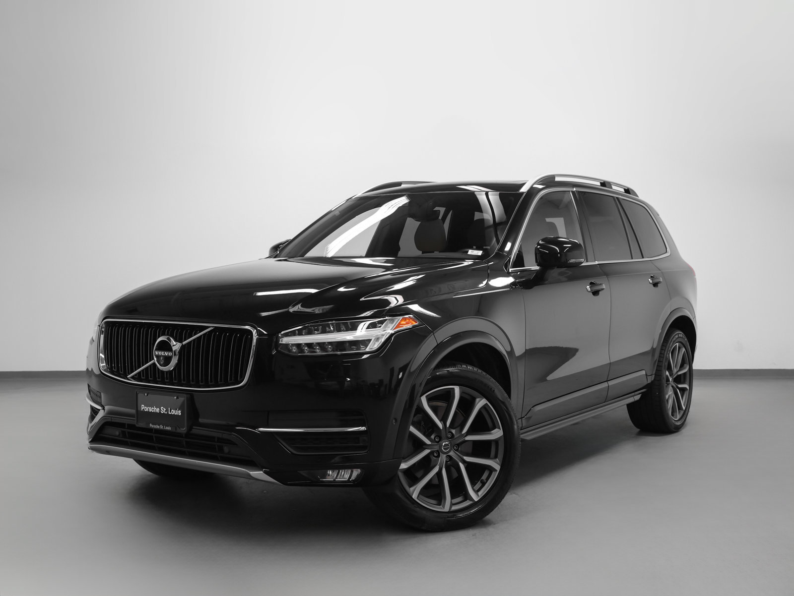 Used 2018 Volvo XC90 T6 Momentum w/ Convenience Package AWD/4WD image 6
