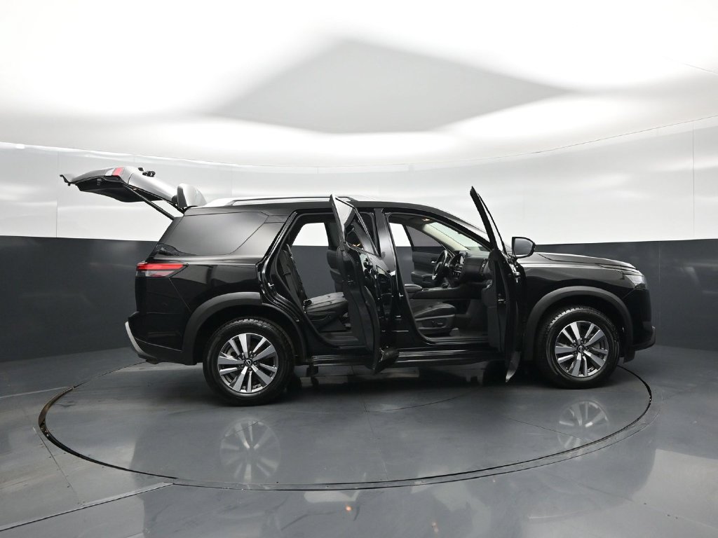 Used 2022 Nissan Pathfinder SL AWD/4WD image 5