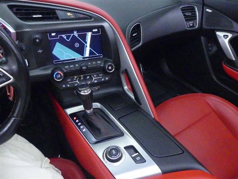 Used 2018 Chevrolet Corvette Stingray Coupe image 17