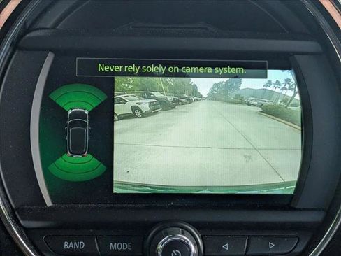 Used 2021 MINI Cooper 2-Door Hardtop w/ Driver Assistance Package FWD image 10