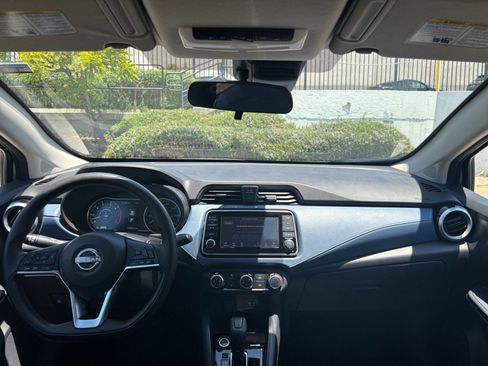 Used 2025 Nissan Versa SV FWD image 31