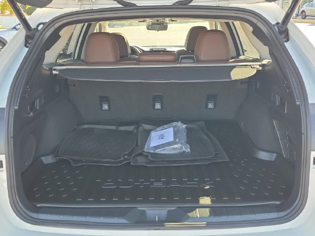 Used 2025 Subaru Outback Touring AWD/4WD image 31