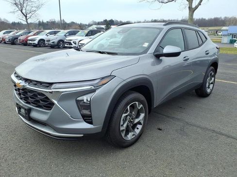 New 2026 Chevrolet Trax LT w/ Driver Confidence Package image 1