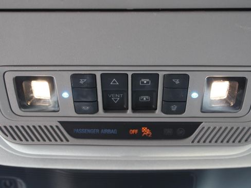 Used 2022 Ford Explorer XLT w/ Equipment Group 202A AWD/4WD image 13