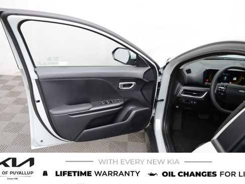 New 2026 Kia K4 FWD image 9