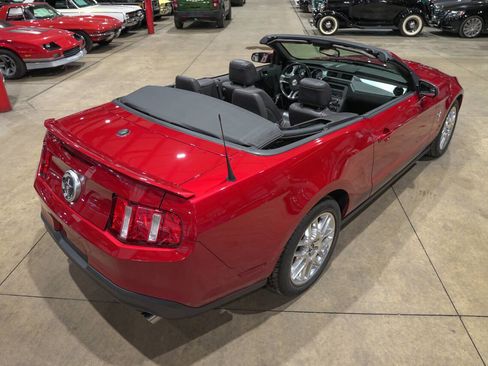 Used 2012 Ford Mustang Premium image 17