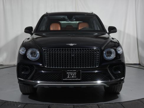 Certified 2023 Bentley Bentayga Extended Wheelbase image 8