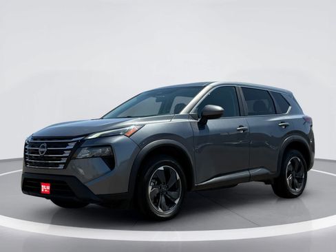 Used 2025 Nissan Rogue SV AWD/4WD image 2