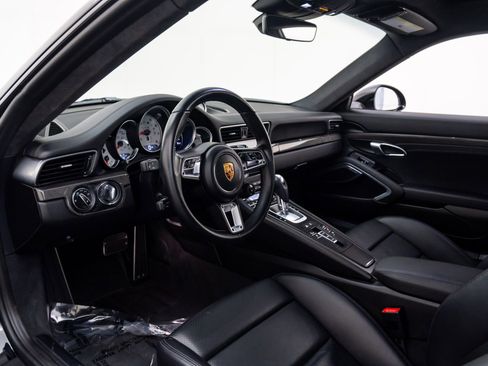 Used 2017 Porsche 911 Turbo S image 4