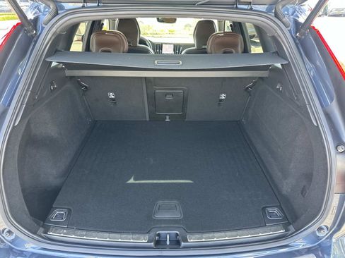 Certified 2023 Volvo XC60 B5 Plus w/ Climate Package image 23