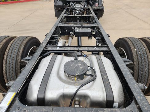 New 2025 Chevrolet Low Cab Forward 5500XG image 31