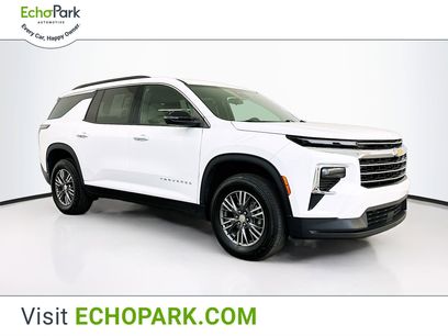 Used 2025 Chevrolet Traverse LT