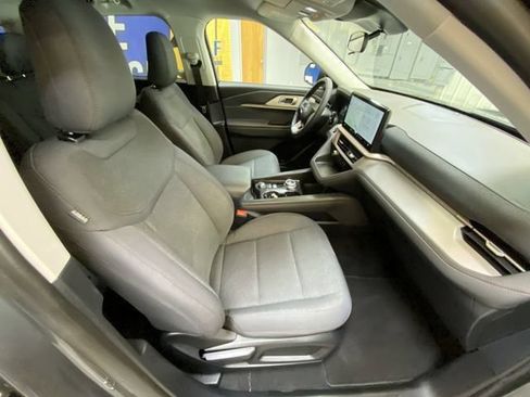 Used 2026 Ford Explorer Active RWD image 26