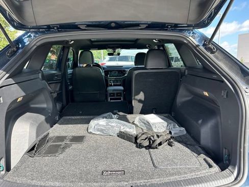 Used 2022 Volkswagen Atlas Cross Sport SE FWD image 7