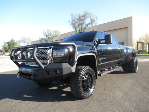 Used 2015 GMC Sierra 3500 Denali w/ Duramax Plus Package image 2