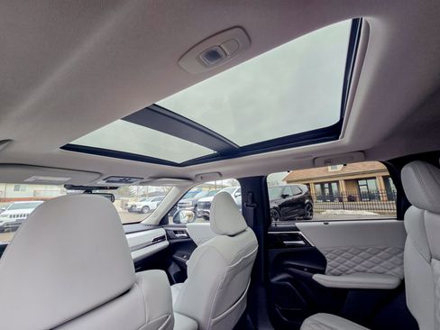 Used 2024 Mitsubishi Outlander SEL image 39