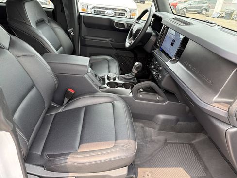 Used 2025 Ford Bronco Badlands AWD/4WD image 17