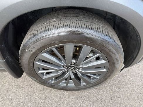 Certified 2025 Nissan Pathfinder SL w/ SL Premium Package FWD image 14