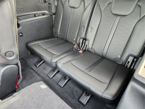 Certified 2025 Kia Sorento SX image 32