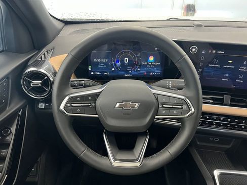 Used 2026 Chevrolet Equinox ACTIV w/ Convenience Package III image 14