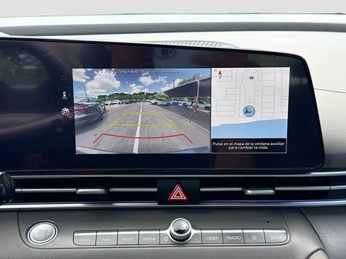Certified 2025 Hyundai Elantra SEL FWD image 13