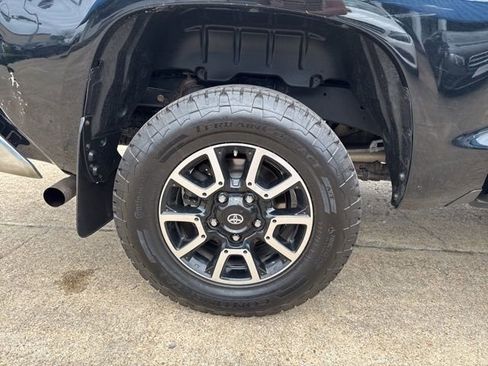 Used 2015 Toyota Tundra SR5 w/ TRD Off Road Package AWD/4WD image 29