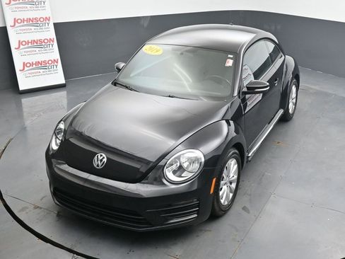 Used 2019 Volkswagen Beetle 2.0T S image 27