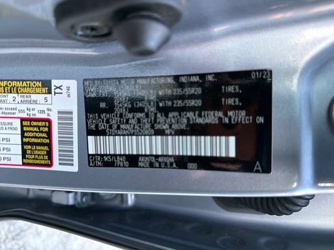 Used 2023 Toyota Highlander Limited FWD image 38