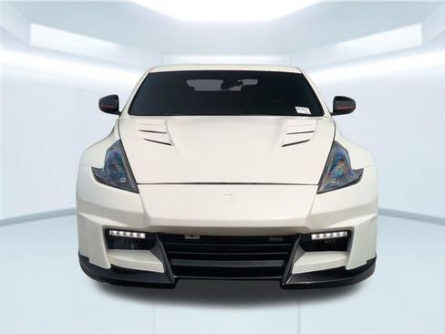 Used 2020 Nissan 370Z NISMO RWD image 10