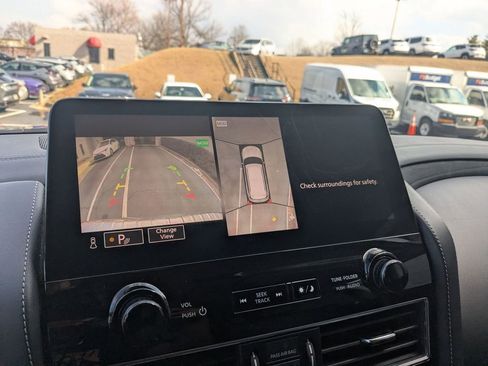 Used 2024 INFINITI QX80 Luxe image 18