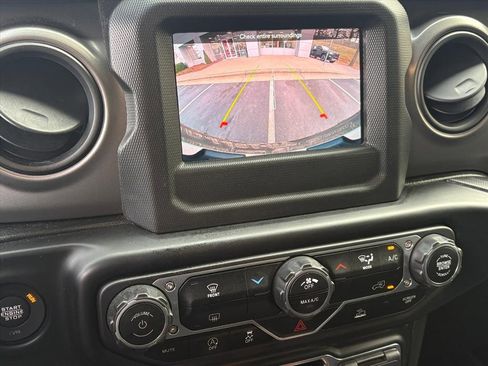 Used 2022 Jeep Wrangler Sport image 10