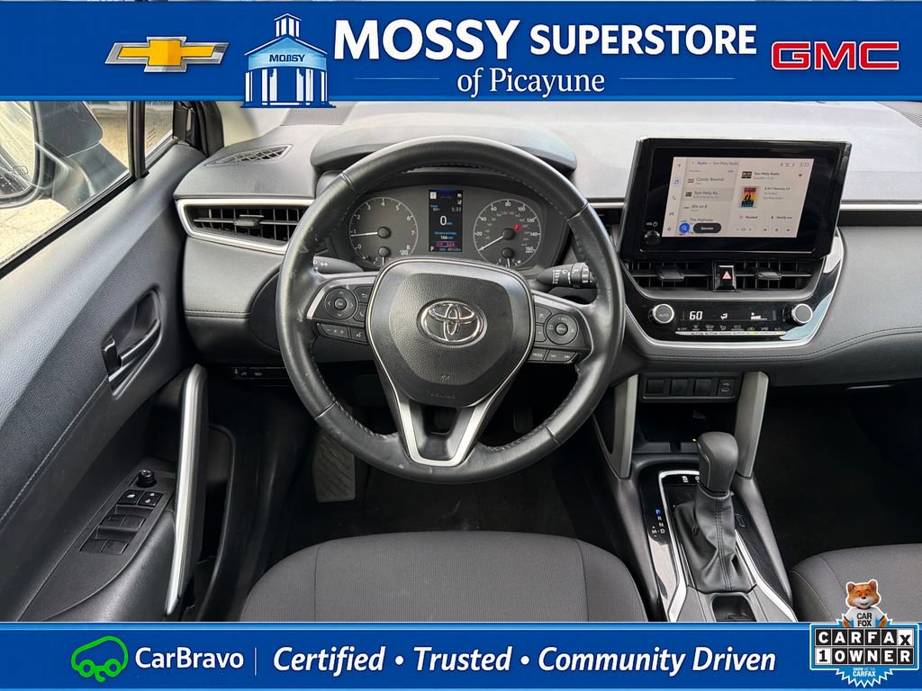 Used 2025 Toyota Corolla Cross LE FWD image 15