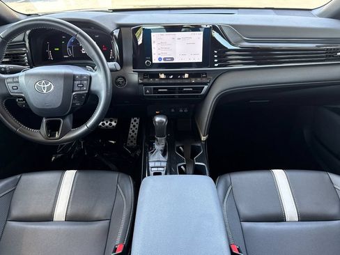 Used 2025 Toyota Camry SE FWD image 21