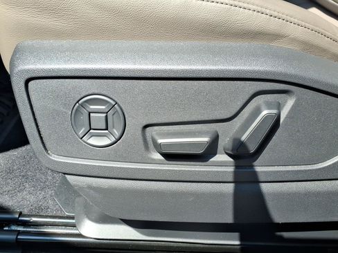 Used 2025 Audi Q5 Premium w/ Convenience Package AWD/4WD image 21