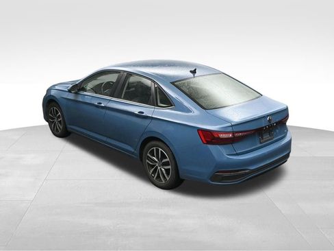Used 2025 Volkswagen Jetta SE FWD image 20
