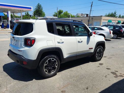 Used 2016 Jeep Renegade Trailhawk w/ Premium Trailhawk Package image 8